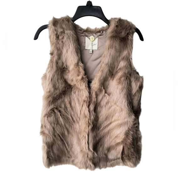Joie Super Soft Faux Fur V Neckline Festival Boho Neutral Tan Clasped Vest XS - Picture 1 of 10